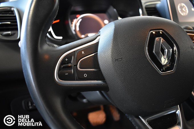 RENAULT Scénic TCe 140 CV EDC FAP Business